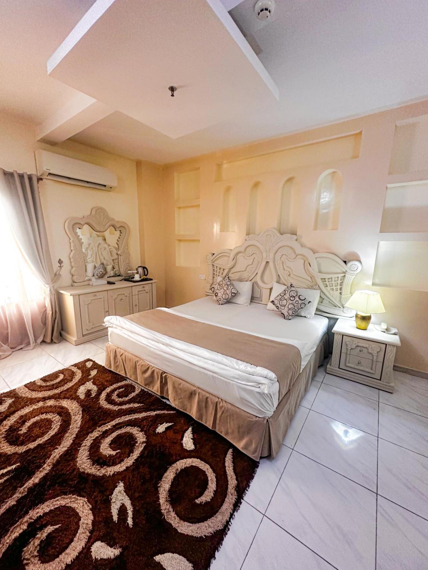 Riyam Hotel Maszkat Kültér fotó