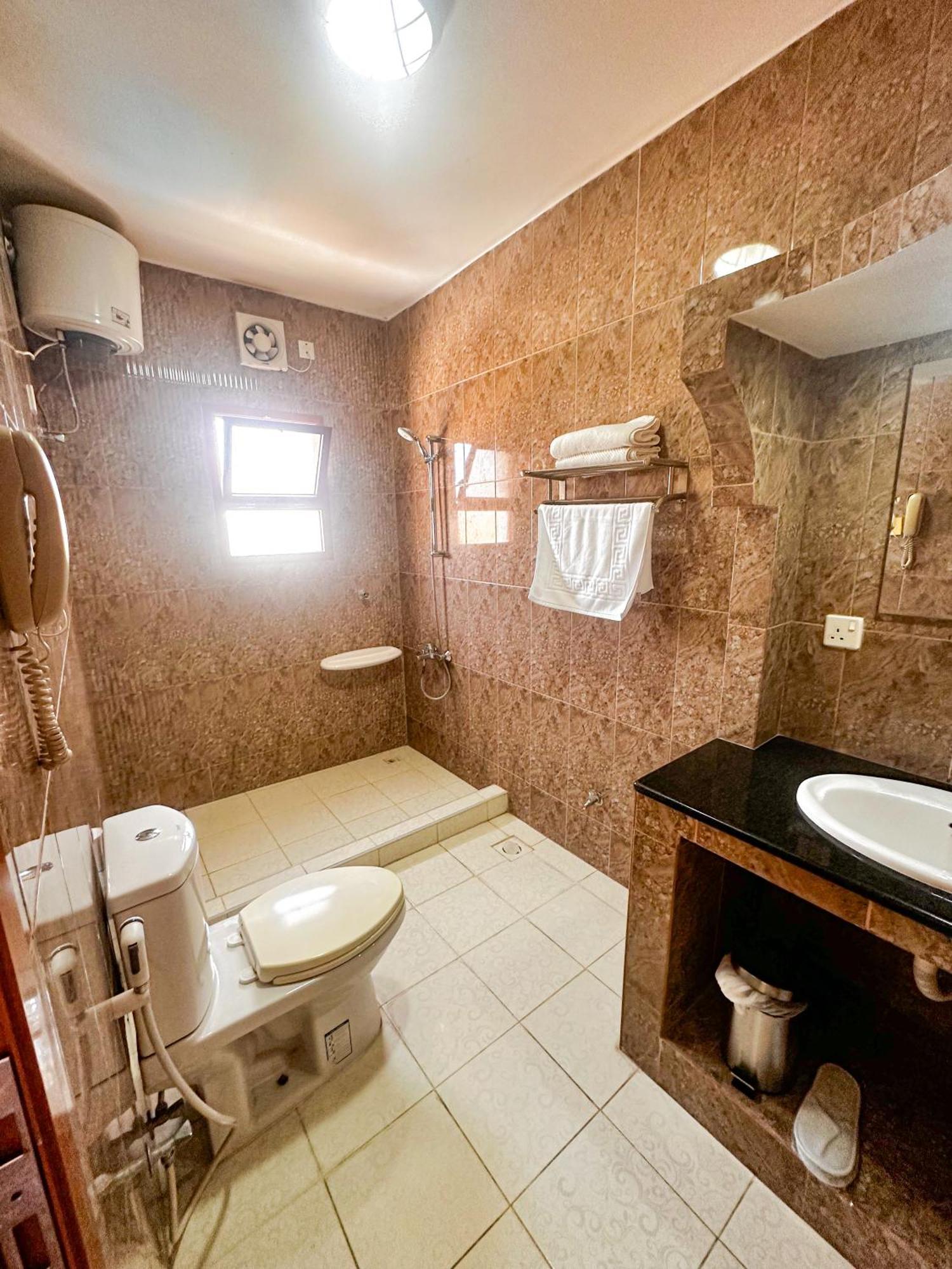 Riyam Hotel Maszkat Kültér fotó